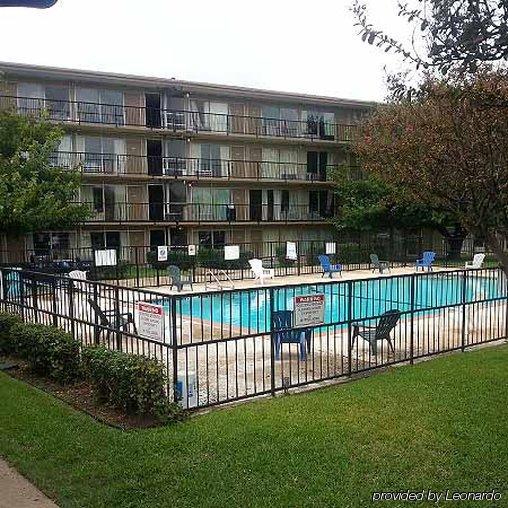 6 Mesquite, Tx Town East Hotel