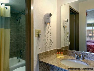 6 Mesquite, Tx Town East 2*