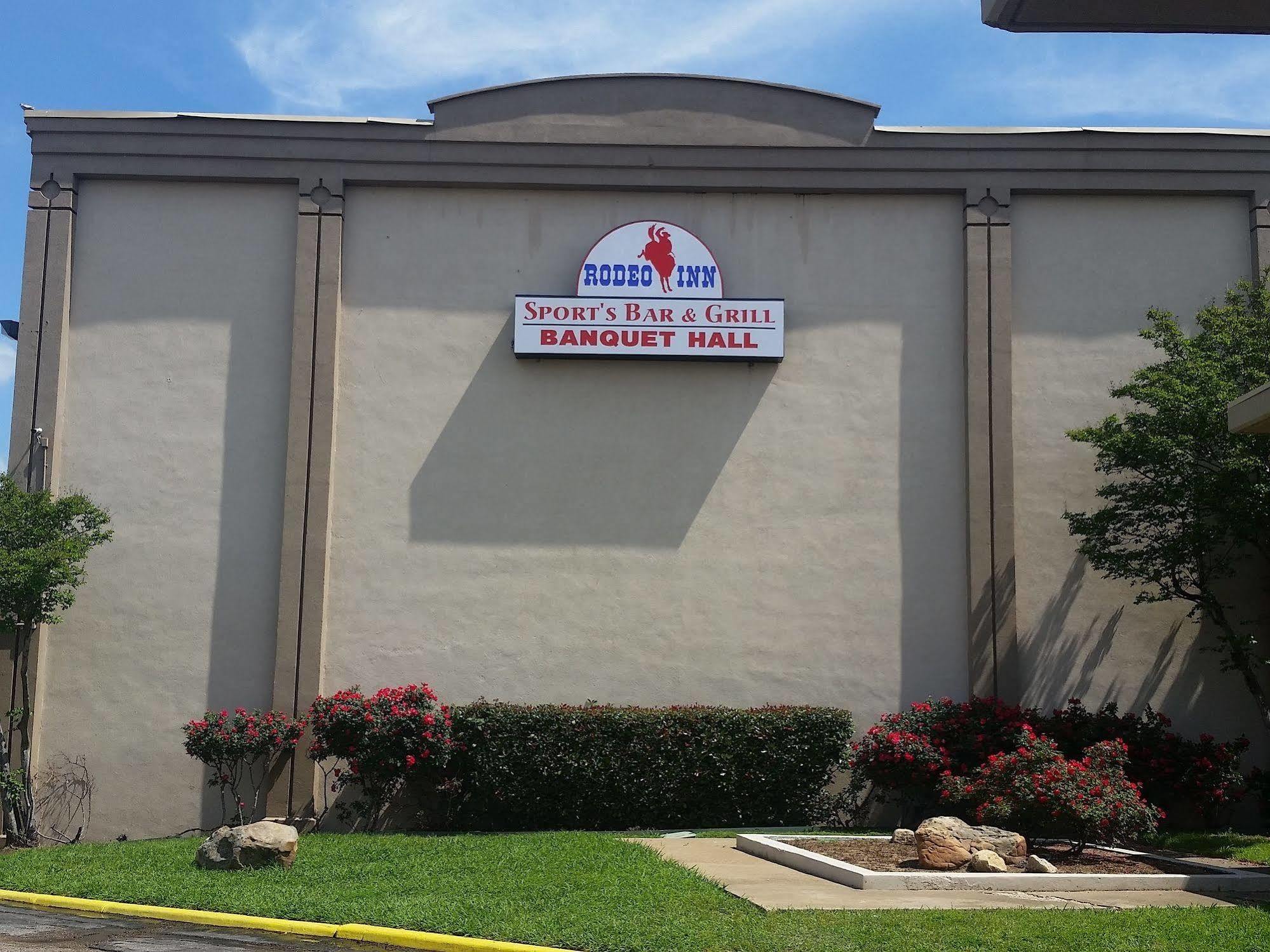 6 Mesquite, Tx Town East
